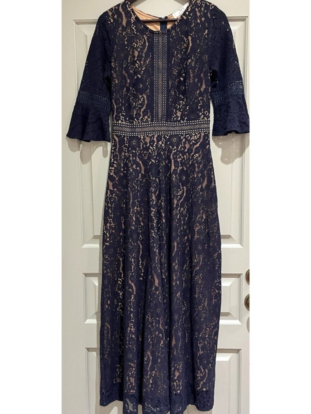 Miss May Maxi Dress SMALL Navy Lace Nude Lined Bell Sleeve Mother Bride Formal